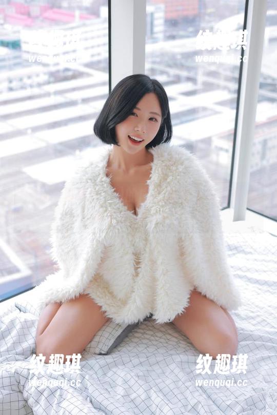 Habin夏彬(하빈)的内衣写真：这两套是多余还是必备？