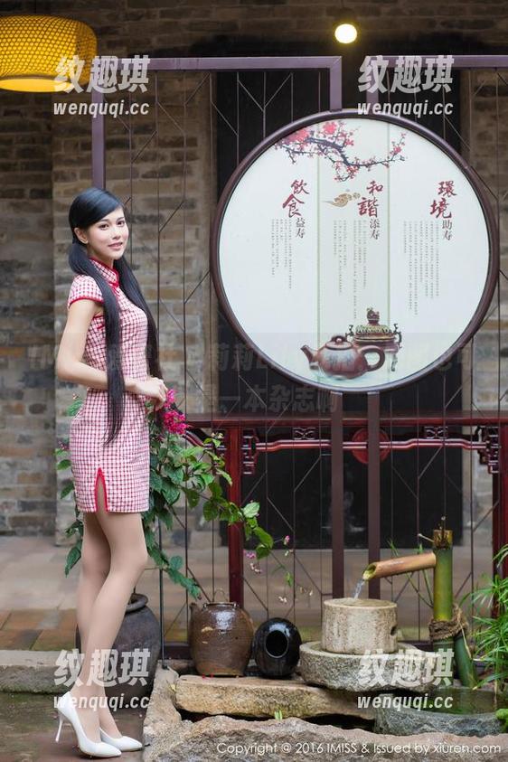 IMiss爱蜜社-莉莉Lily IMiss爱蜜社 - 莉莉Lily私拍:原图也可以是一本杂志啊