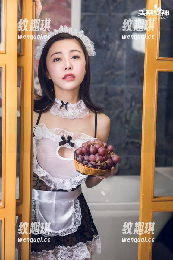 TouTiao头条女神 - 周思超的灰丝幻想：最新写真集，色调的悸动，你准备好了么？