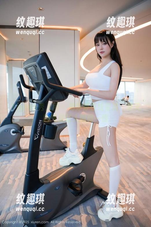 Xiuren秀人网-刘婷婷 Xiuren秀人网 - 刘婷婷在线呈现:夏天的气息让人微微一愣