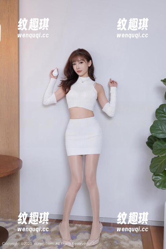 Xiuren秀人网-南湘baby Xiuren秀人网 - 南湘baby发的新图包,腿部上演了场“在路上的等待”,根本移不开眼!