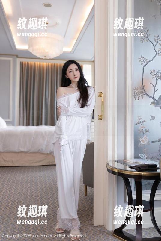Xiuren秀人网-杨晨晨 Xiuren秀人网 - 杨晨晨在线写真:透明度在线,模特也有自己的小秘密!