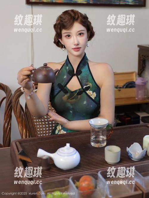 Xiuren秀人网-草莓zz Xiuren秀人网 - 来看看草莓zz的白丝套图,这小子肯定藏着不少小把戏!