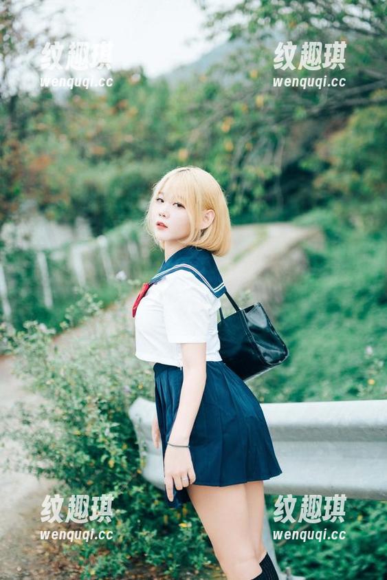 Zia(지아)的剧情套图：我敢打赌，她这次又没穿内衣吧？