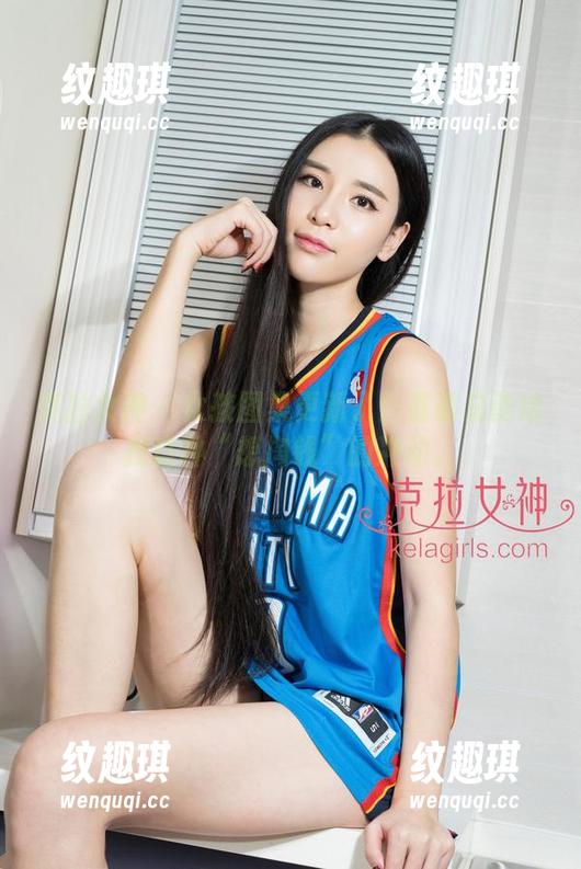 克拉女神 - 女孩图集更新了！嘉萌总能给我这种“想掏钱”的冲动。