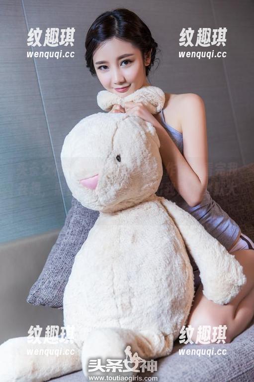 头条女神-梁芮溪 头条女神 - 梁芮溪最新黑白作品!看完我在想,黑白原来也能透露出我是个幽默大师的气质?