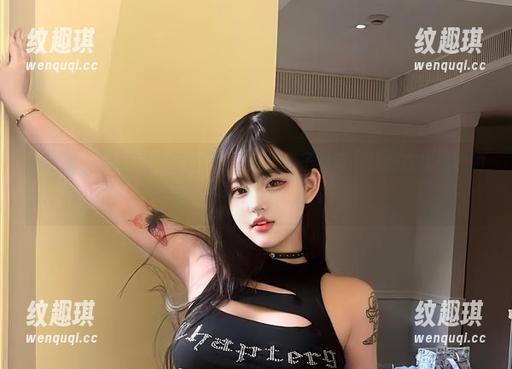 微密圈 - 这组户外图包里，小u优优子的每一张都在挑战我的审美，一不小心就入坑了。