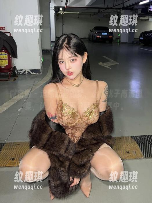 微密圈 - 追逐红裙的梦，小优优子高清图集，让人不知不觉就沉在其中。