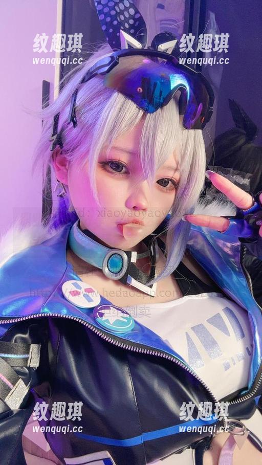小瑶幺幺 职业装图包分享:小瑶幺幺,这位开会时也能搔首弄姿的女神