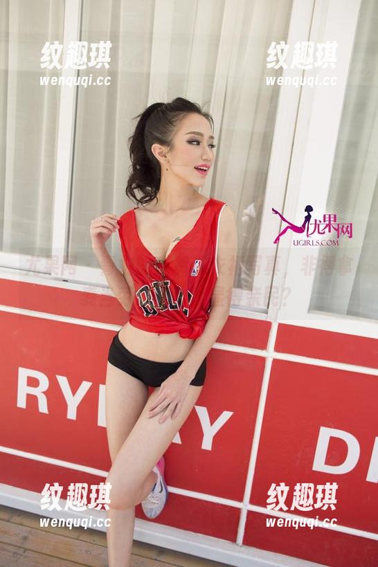 尤果网-青树 尤果网 - 青树的高贵连衣裙写真,非得拿麦当劳来配才能显得亲民?