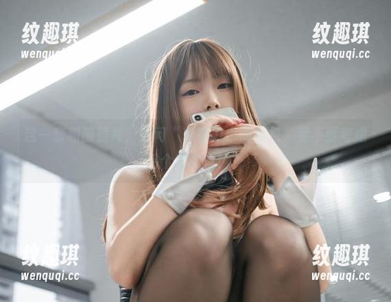 巧克力小圆面包 这一套和服照片,得问“巧克力小圆面包”要不要考虑出个时尚食谱?
