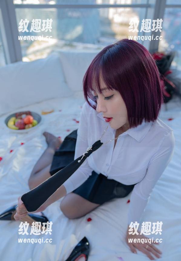 果儿Victoria 微密圈 - 圣诞没节日气氛?果儿Victoria的写真美图给你点儿刺激!