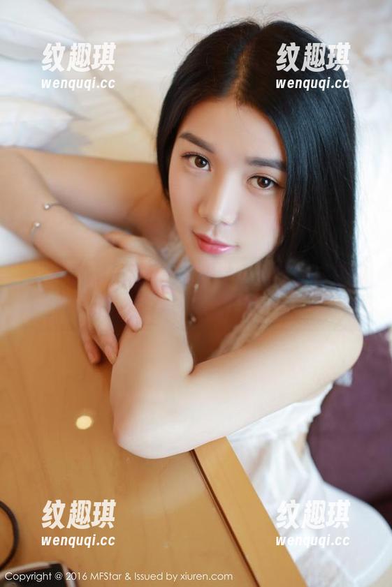 模范学院 - 图看起来平常，星萌的裸足却总让我想多想了几秒……