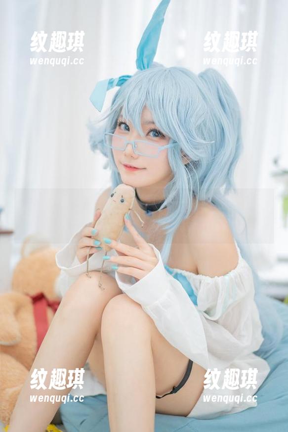 狐萝卜呦 狐萝卜呦的旗袍写真就是一场逍遥的狂欢,谁能不想去当个小狂喷呢?