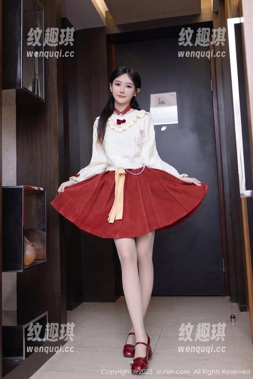 秀人网-AngelaLee李玲 秀人网 - 如果你还在忽视AngelaLee李玲的美脚,那请先听我讲个段子再决定!