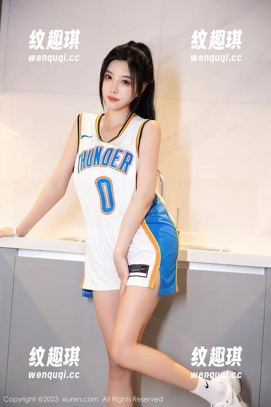 秀人网 - 不只是一件水手服，杨晨晨的原图照亮我的小宇宙！