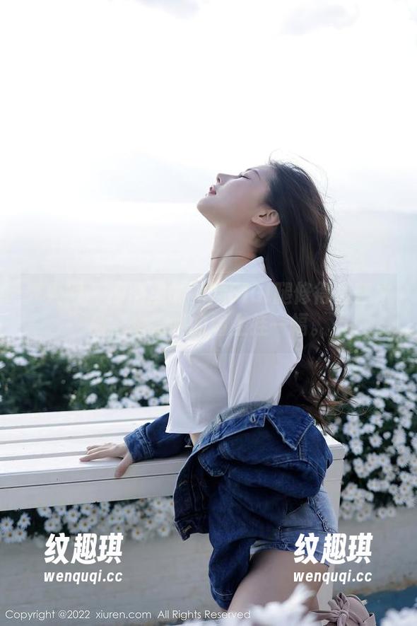 秀人网-黄婧GIGI 秀人网 - 原图里的黄婧GIGI腿修得像艺术品,想给我的墙上挂一幅。