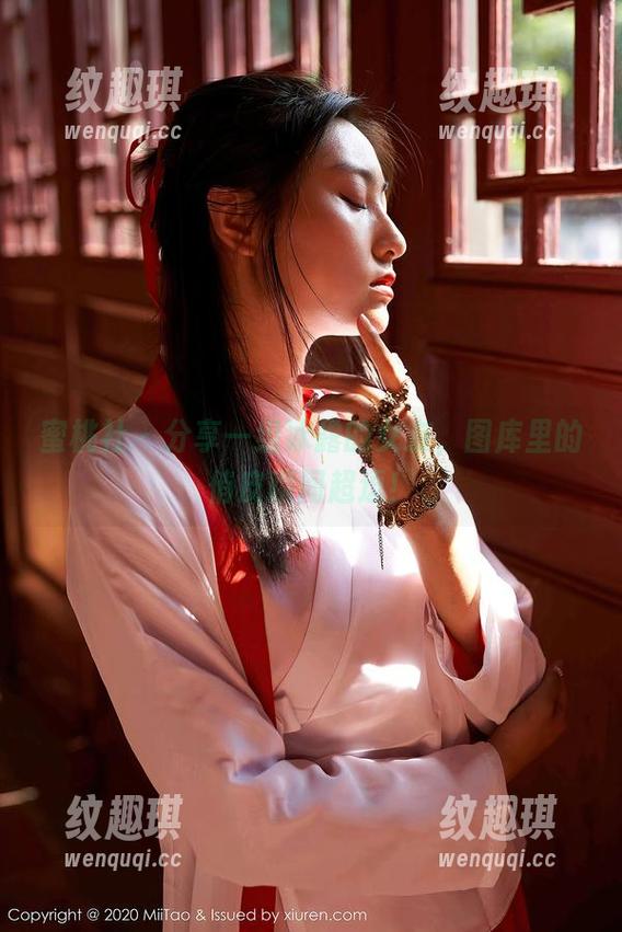 蜜桃社-冰露 蜜桃社 - 分享一组冰露的女友,图库里的俏皮瞬间超逗!
