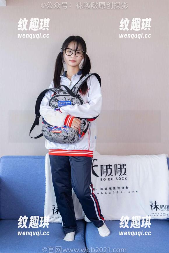 袜啵啵-稚予 袜啵啵 - 稚予在无圣光下的写真,四周的秘密都藏在哪里呢?