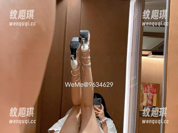 微密圈 - 海边水波扑面而来，迷人的五姨太资源堆成了一种优雅的烦恼。