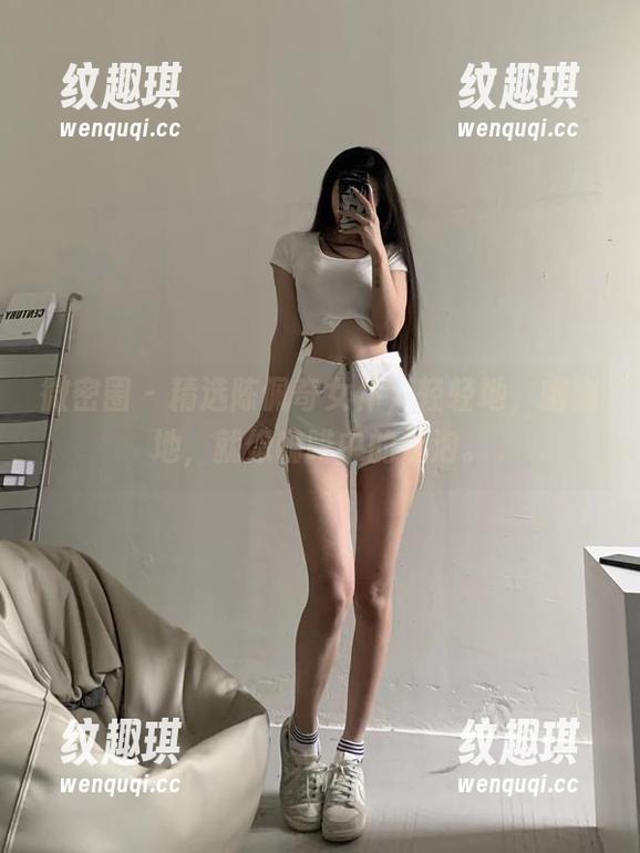 陈佩奇 微密圈 - 精选陈佩奇女仆,轻轻地,幽幽地,就像咖啡中的奶泡。