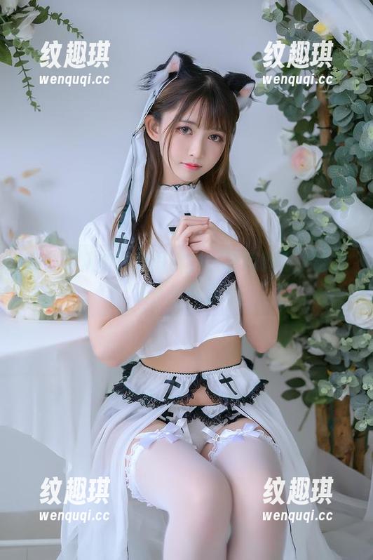 鳗鱼霏儿 鳗鱼霏儿的短裙写真集,最新款似乎能把裙子少一圈!